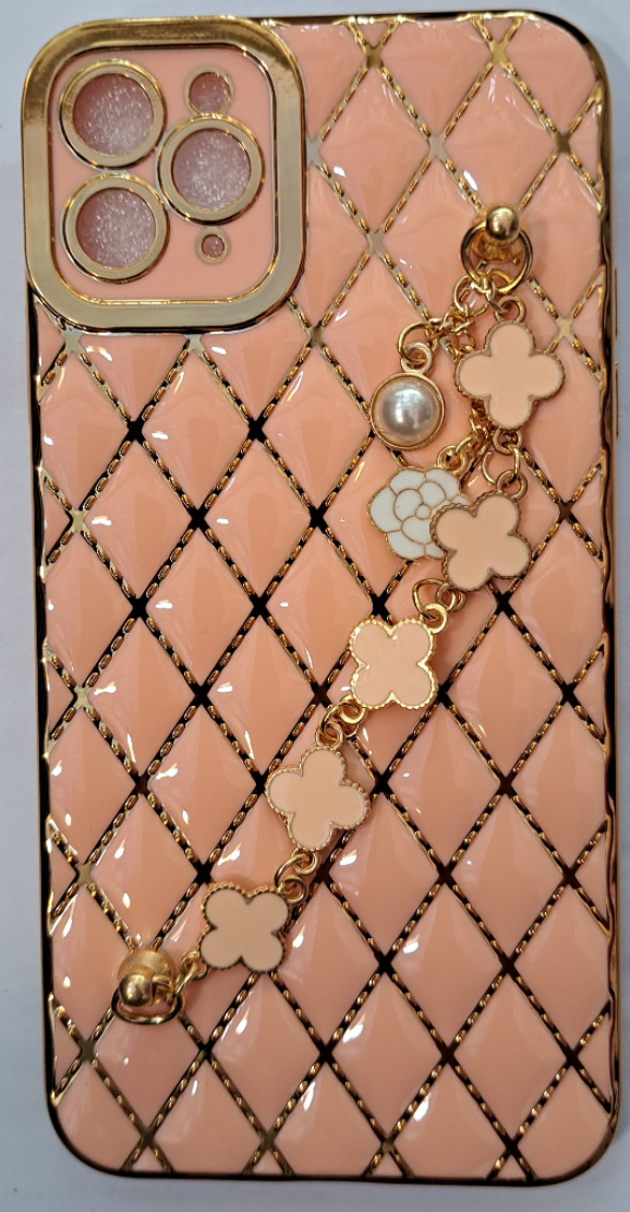 قاب گوشی iPhone 11 PRO MAX طرح دستبندی لوزی طلایی محافظ لنزدارصورتی کد3742